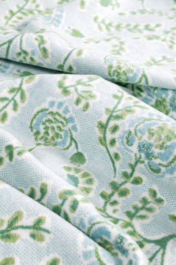 Climbing Dahlia Blanket4