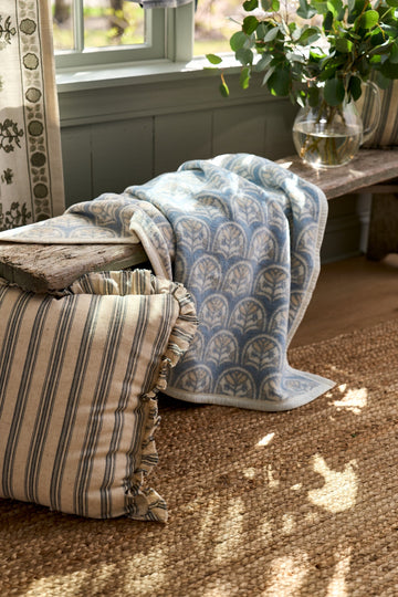 Cottage Scallop Blanket7