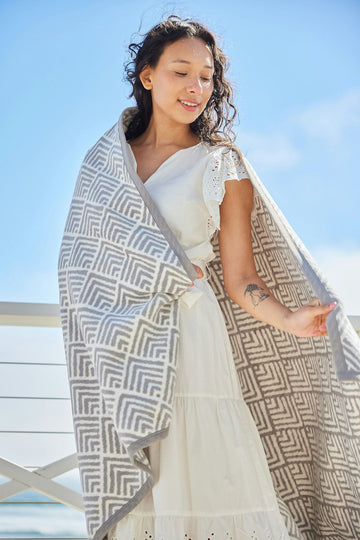 Oyster Cove Diamonds Blanket2