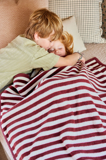 Sideline Stripe Maroon Midi Blanket4