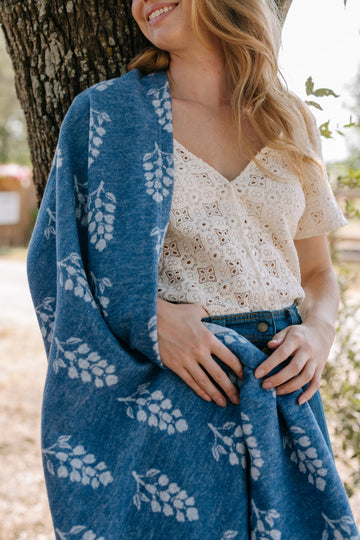 Texas Bluebonnets Lightweight Blanket2