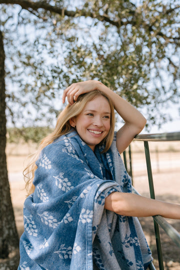 Texas Bluebonnets Lightweight Blanket4