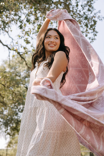 Willa Floral Lightweight Blanket2