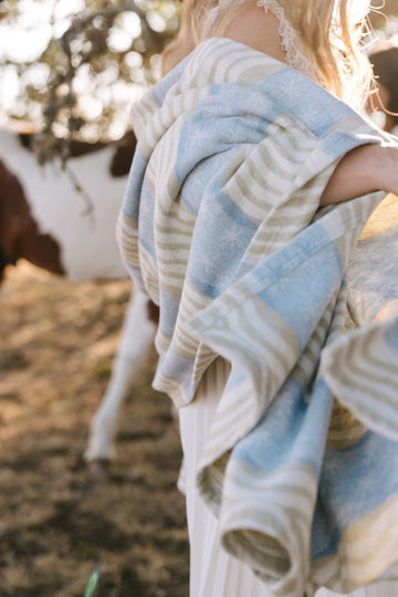 Dorothy Stripe Lightweight Blanket2