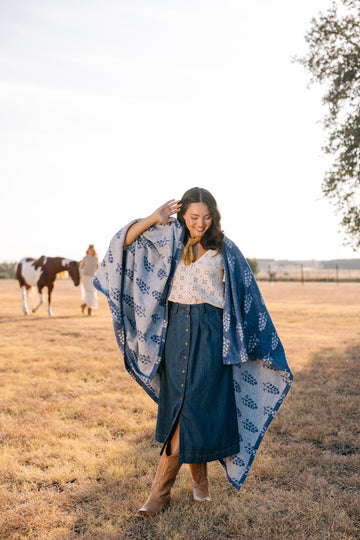 Texas Bluebonnets Lightweight Blanket6