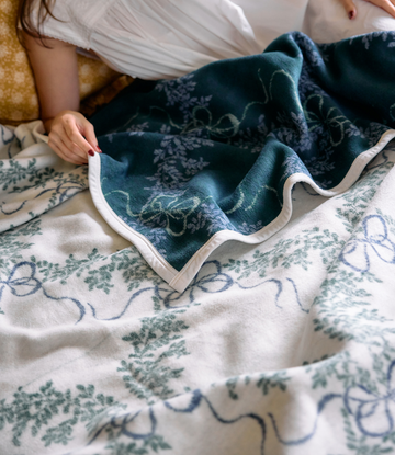 Boxwood Wreaths Blanket4