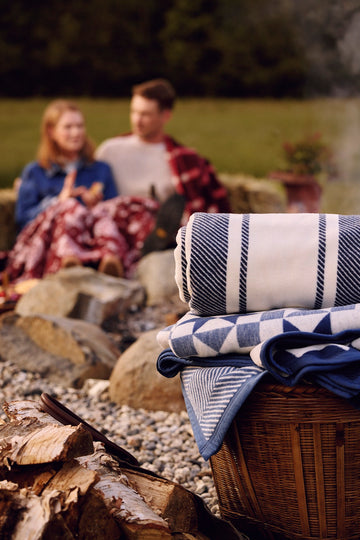 Dockside Stripe Navy Blanket5