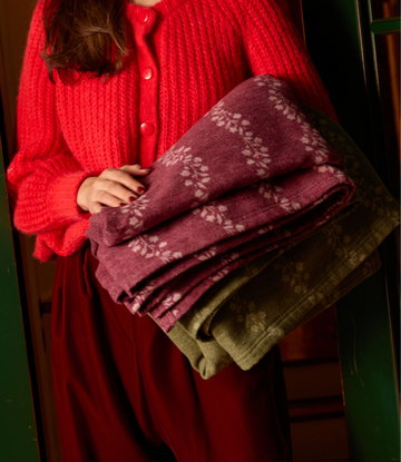 Climbing Fig Lightweight Blanket