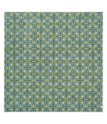 Farmhouse Flowers Family-Size Blanket6