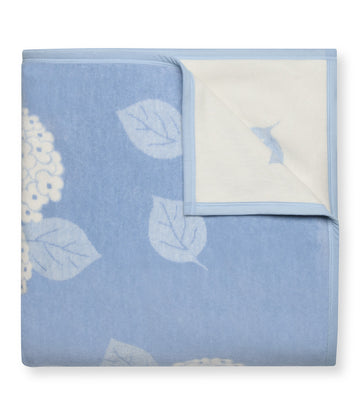 Hydrangeas Bluebell Family-Size Blanket1