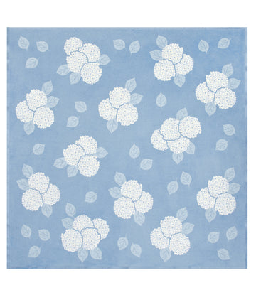 Hydrangeas Bluebell Family-Size Blanket3