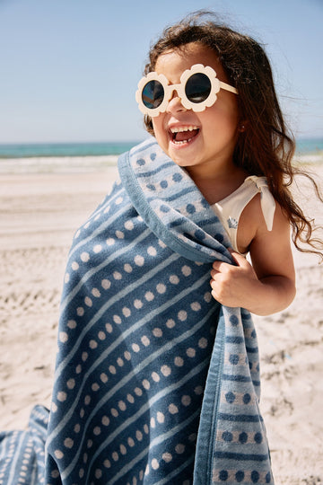 Beach Pebble Cornflower Blanket4