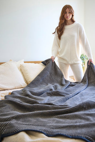 Harborview Herringbone Black Walnut Blanket5