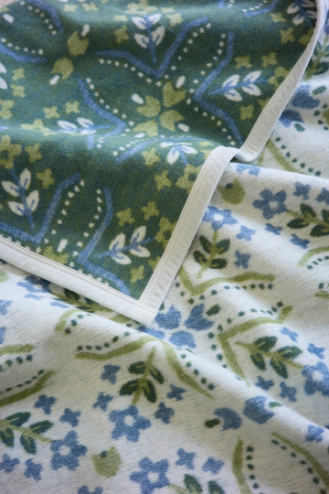 Farmhouse Flowers Blanket5