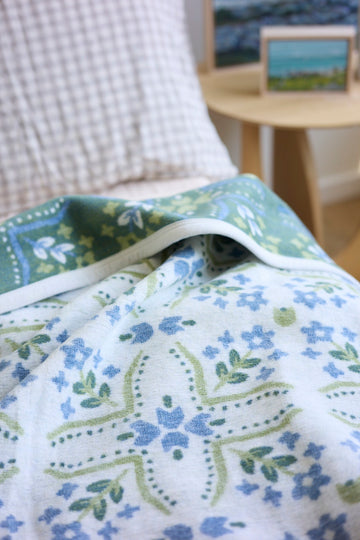 Farmhouse Flowers Blanket9