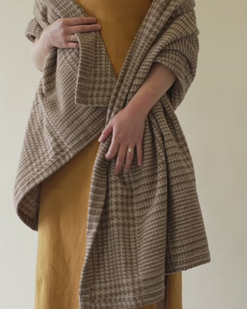 Katama Plaid Chocolate Shawl1